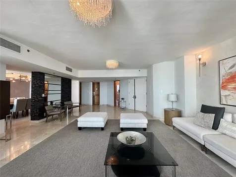 35 Avenue Luis Muñoz Rivera San Juan PR 00901