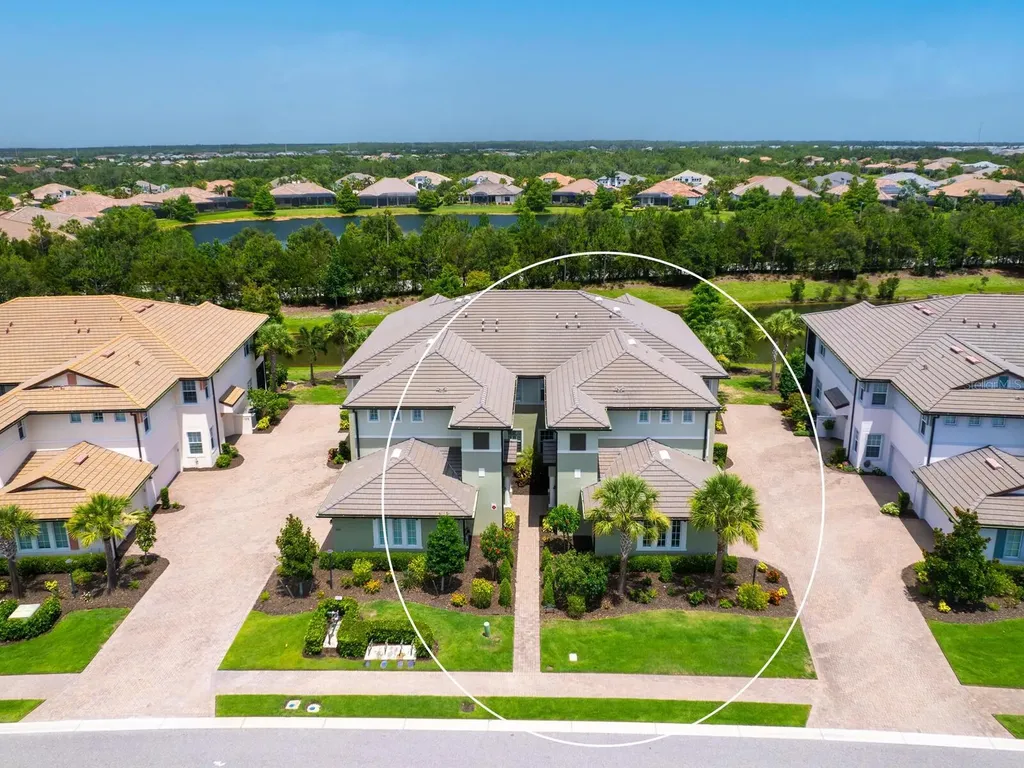 7387 Divot Loop Lakewood Ranch FL 34202