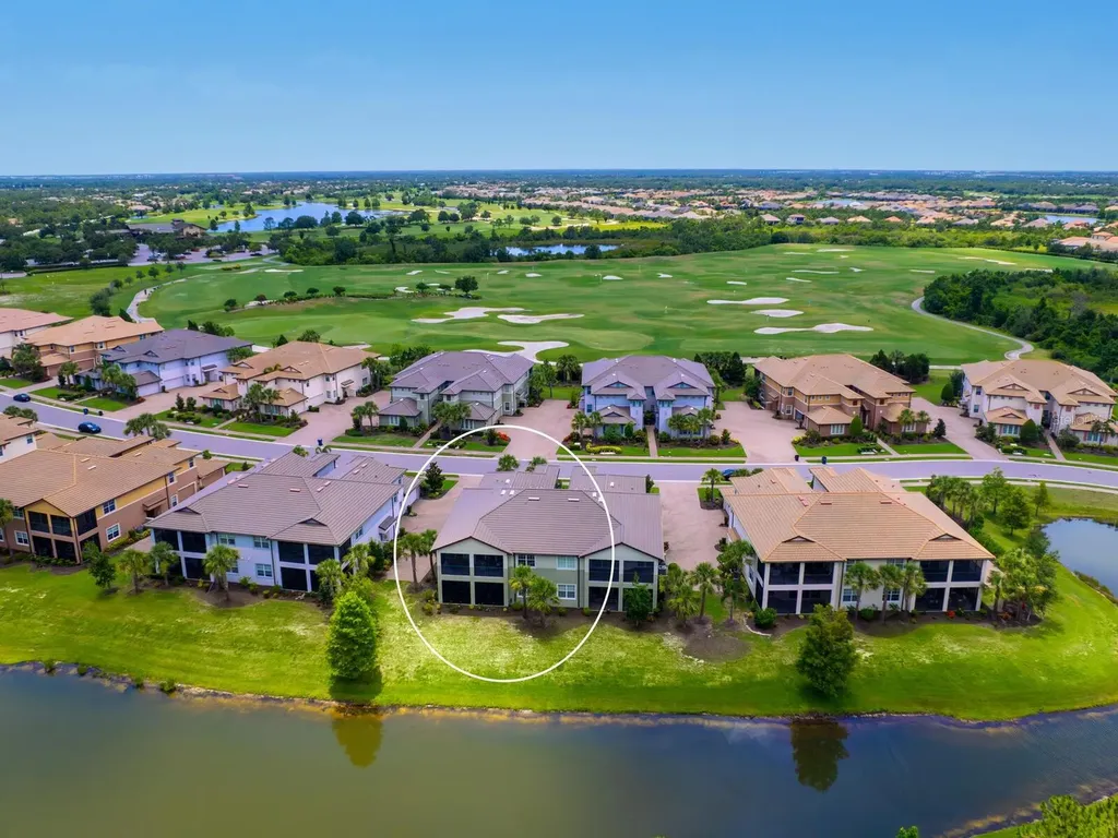 7387 Divot Loop Lakewood Ranch FL 34202