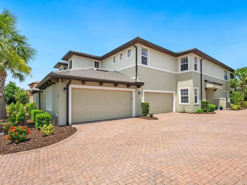 7387 Divot Loop Lakewood Ranch FL 34202