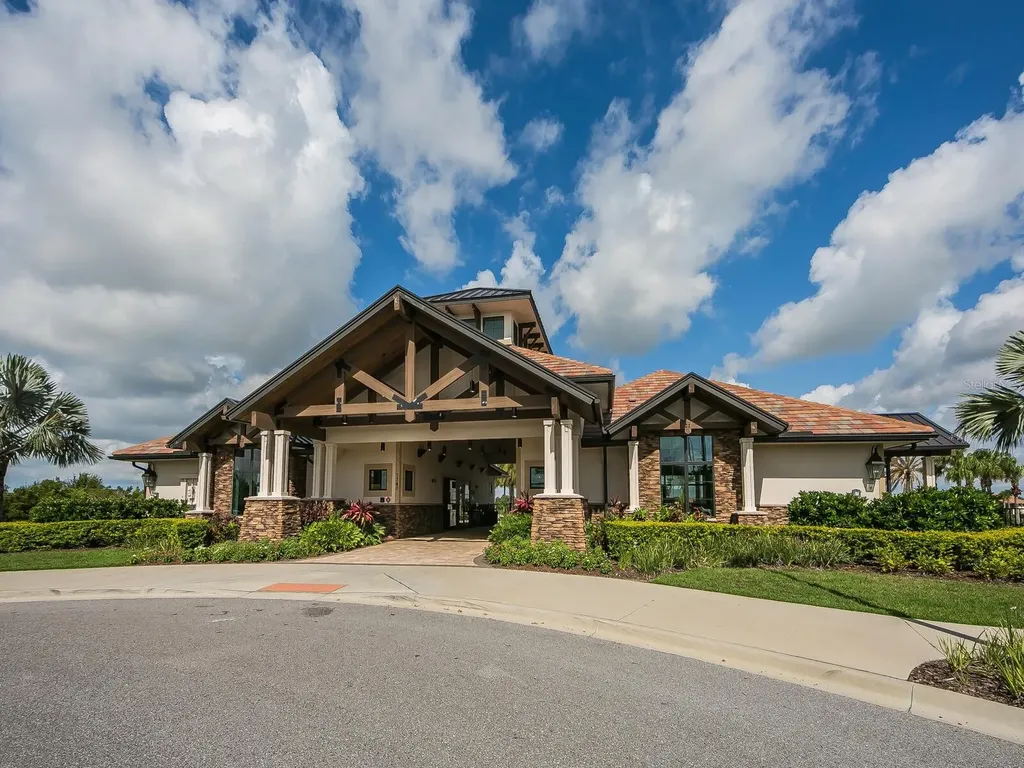 7387 Divot Loop Lakewood Ranch FL 34202