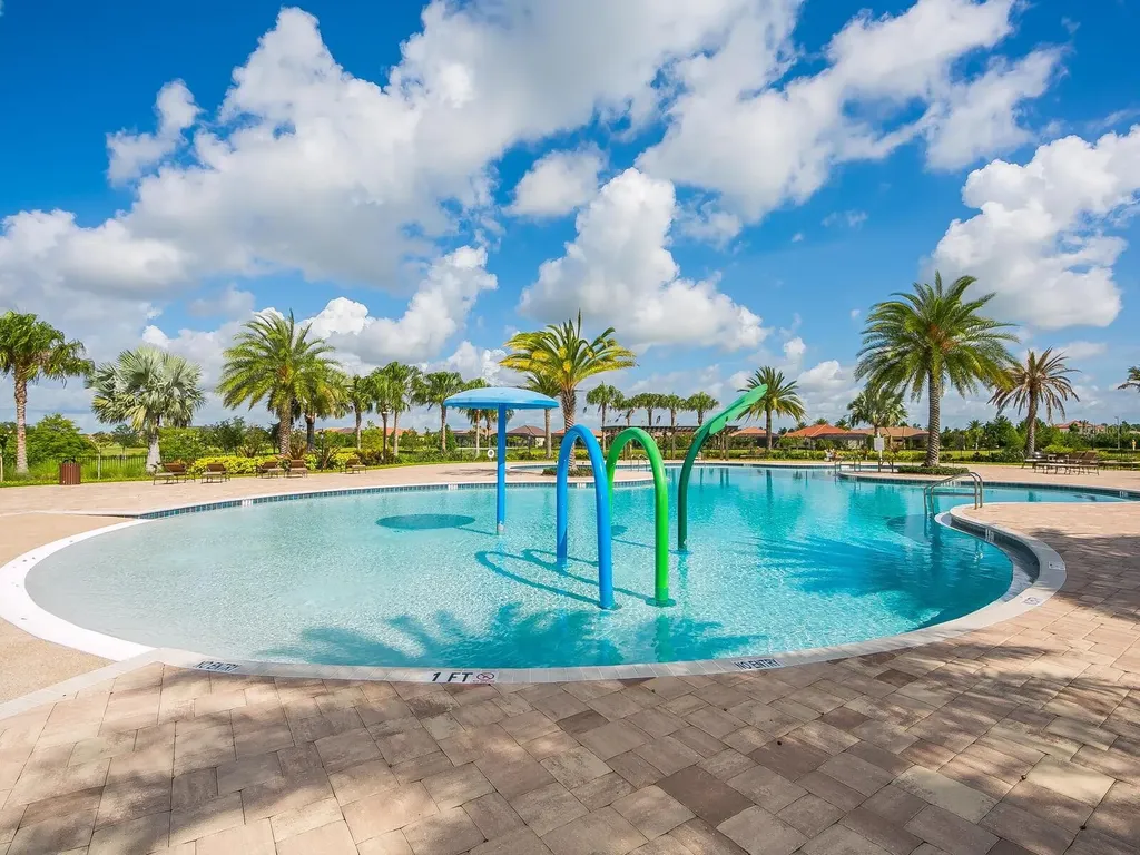 7387 Divot Loop Lakewood Ranch FL 34202
