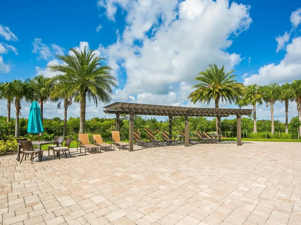 7387 Divot Loop Lakewood Ranch FL 34202