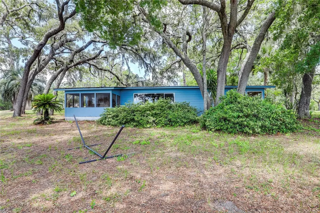 104 Carter Whittaker Lane Pomona Park FL 32181