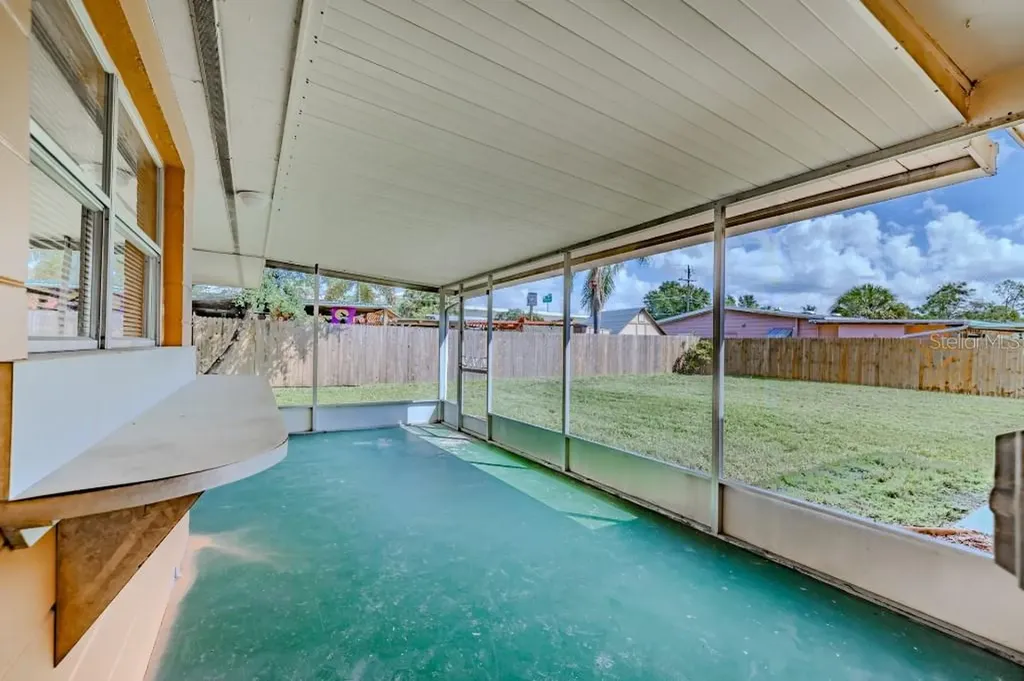 5004 S Hesperides Street Tampa FL 33611