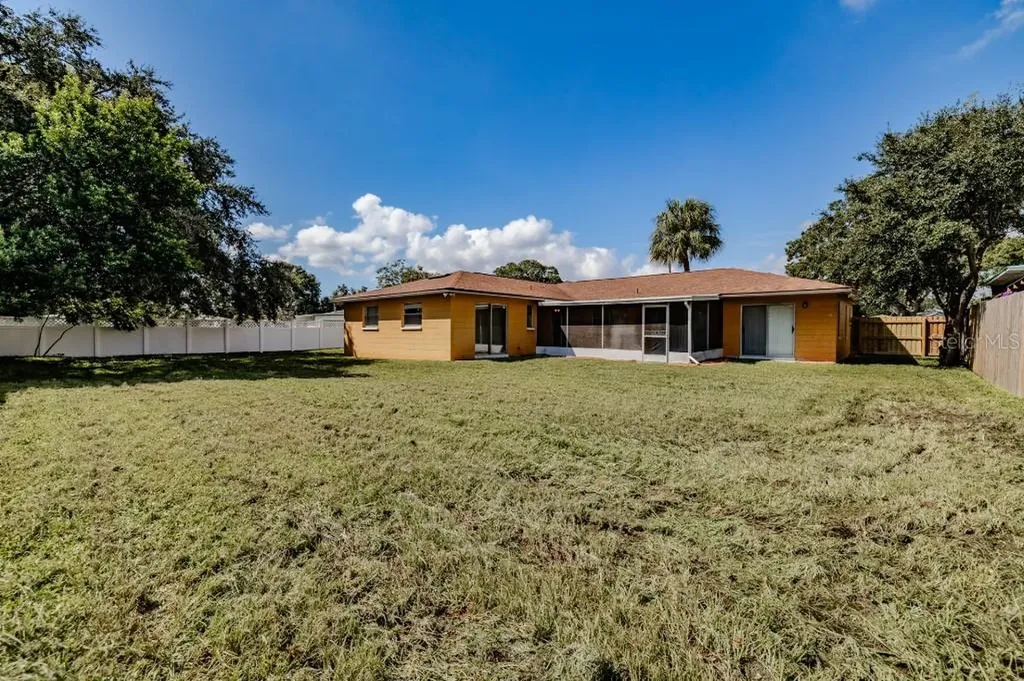 5004 S Hesperides Street Tampa FL 33611