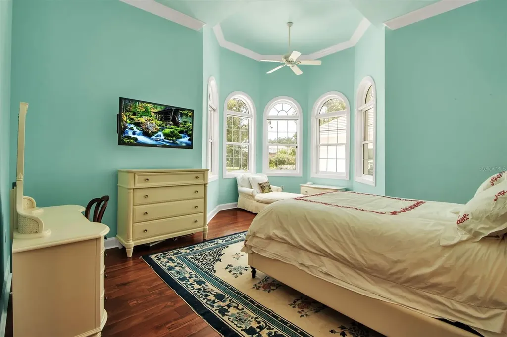 550 Dove Pointe Osprey FL 34229