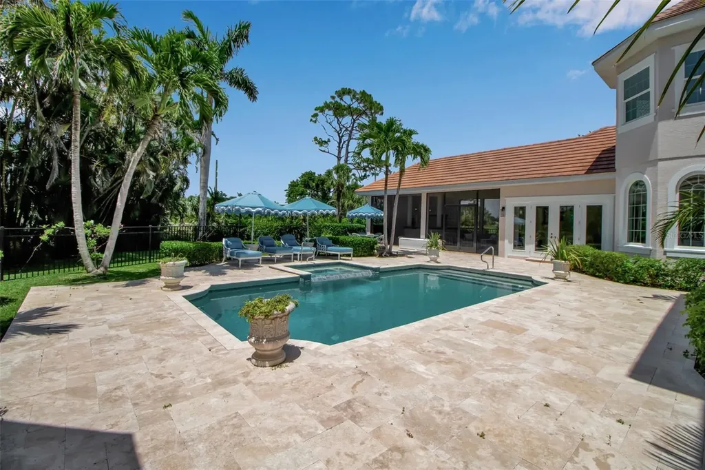550 Dove Pointe Osprey FL 34229
