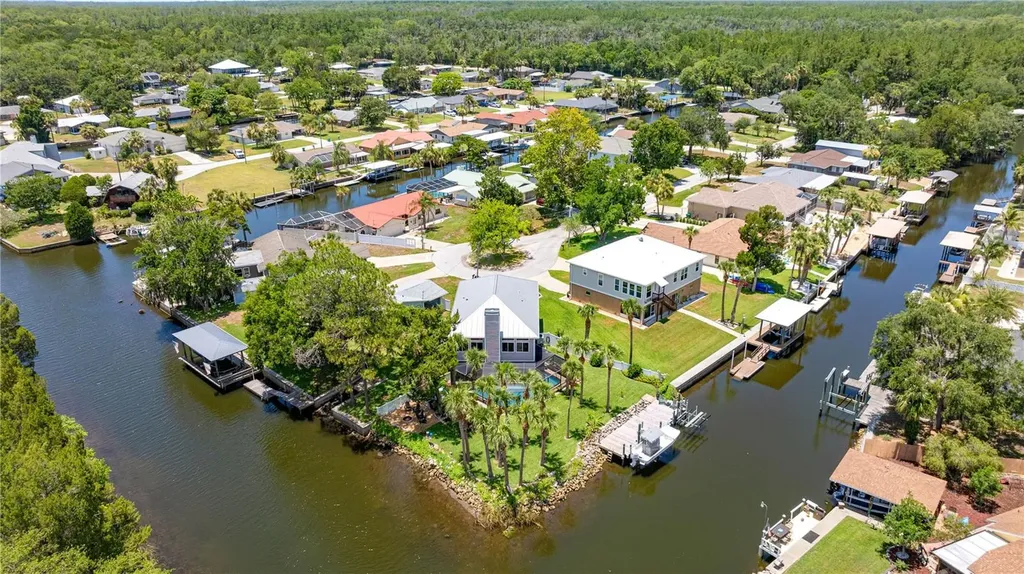 3817 N Calusa Point Crystal River FL 34428