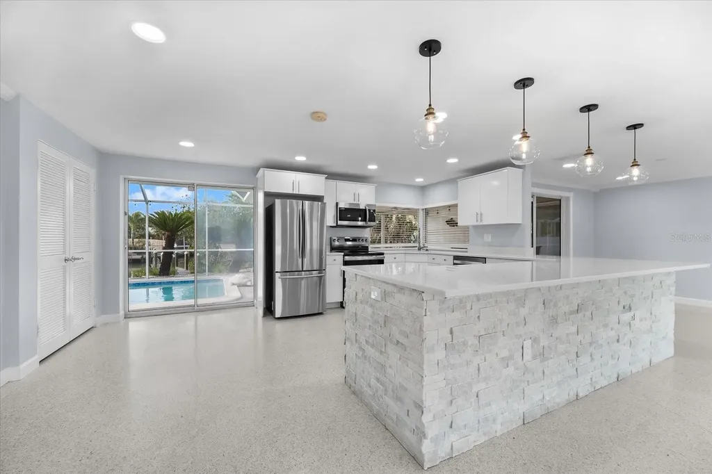 501 De Narvaez Drive Longboat Key FL 34228