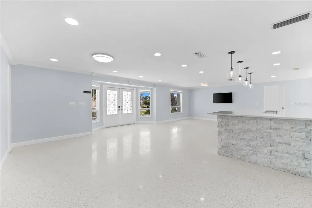 501 De Narvaez Drive Longboat Key FL 34228