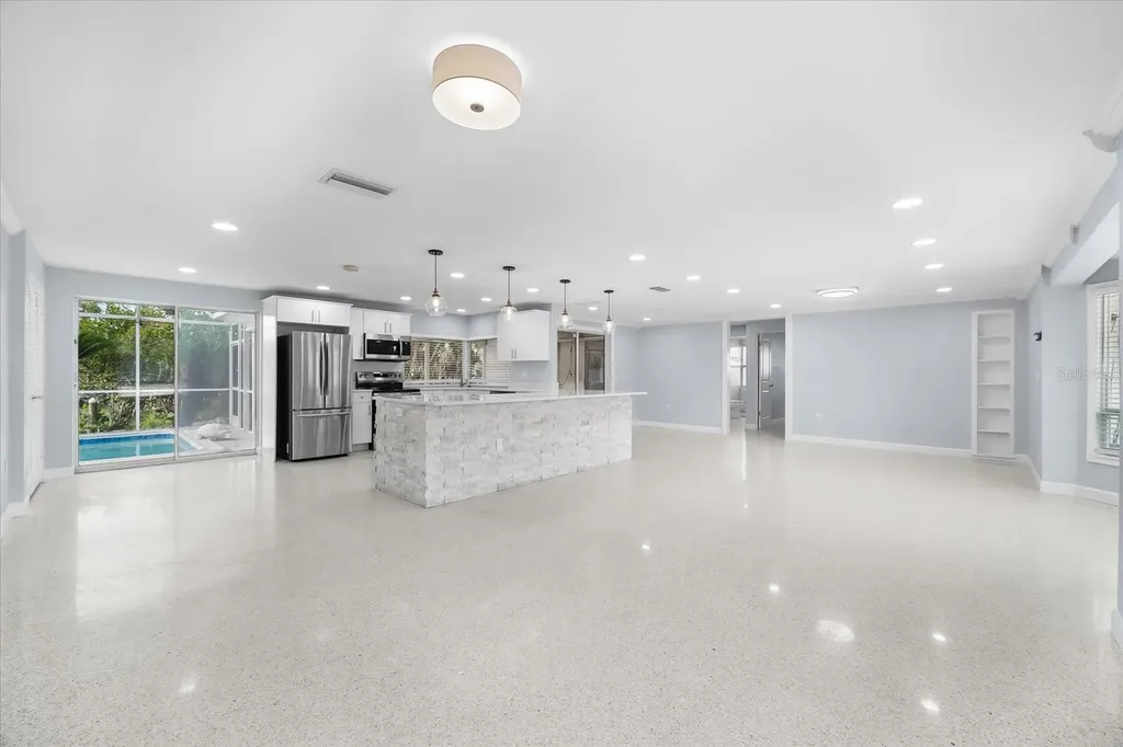 501 De Narvaez Drive Longboat Key FL 34228