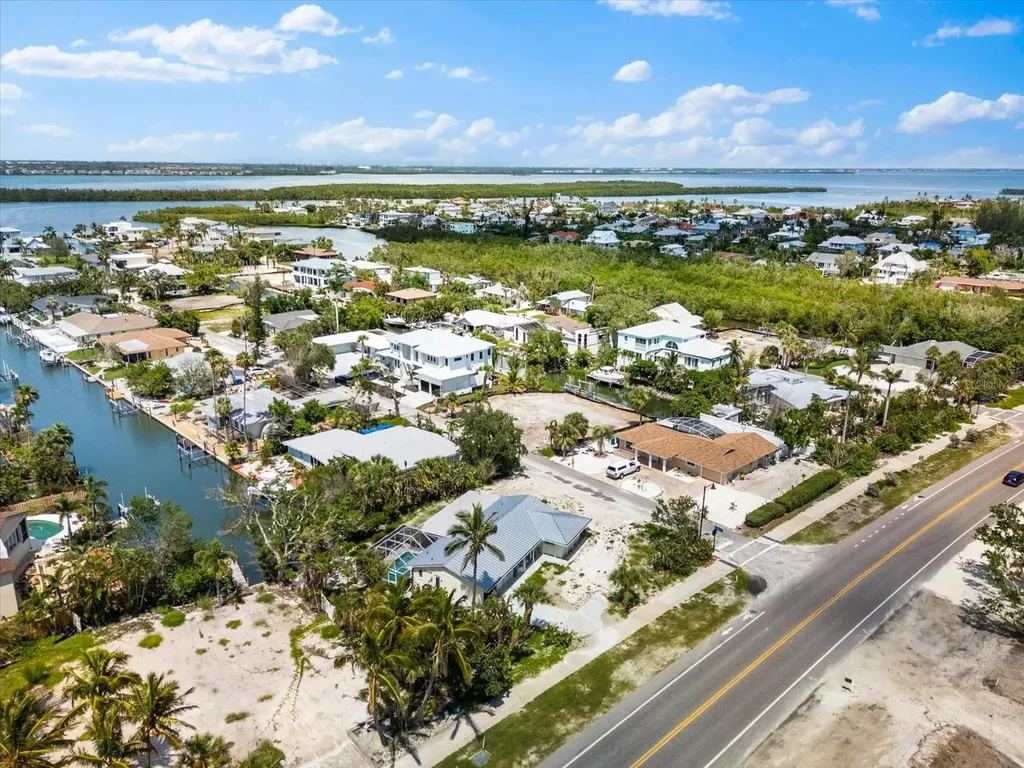 501 De Narvaez Drive Longboat Key FL 34228