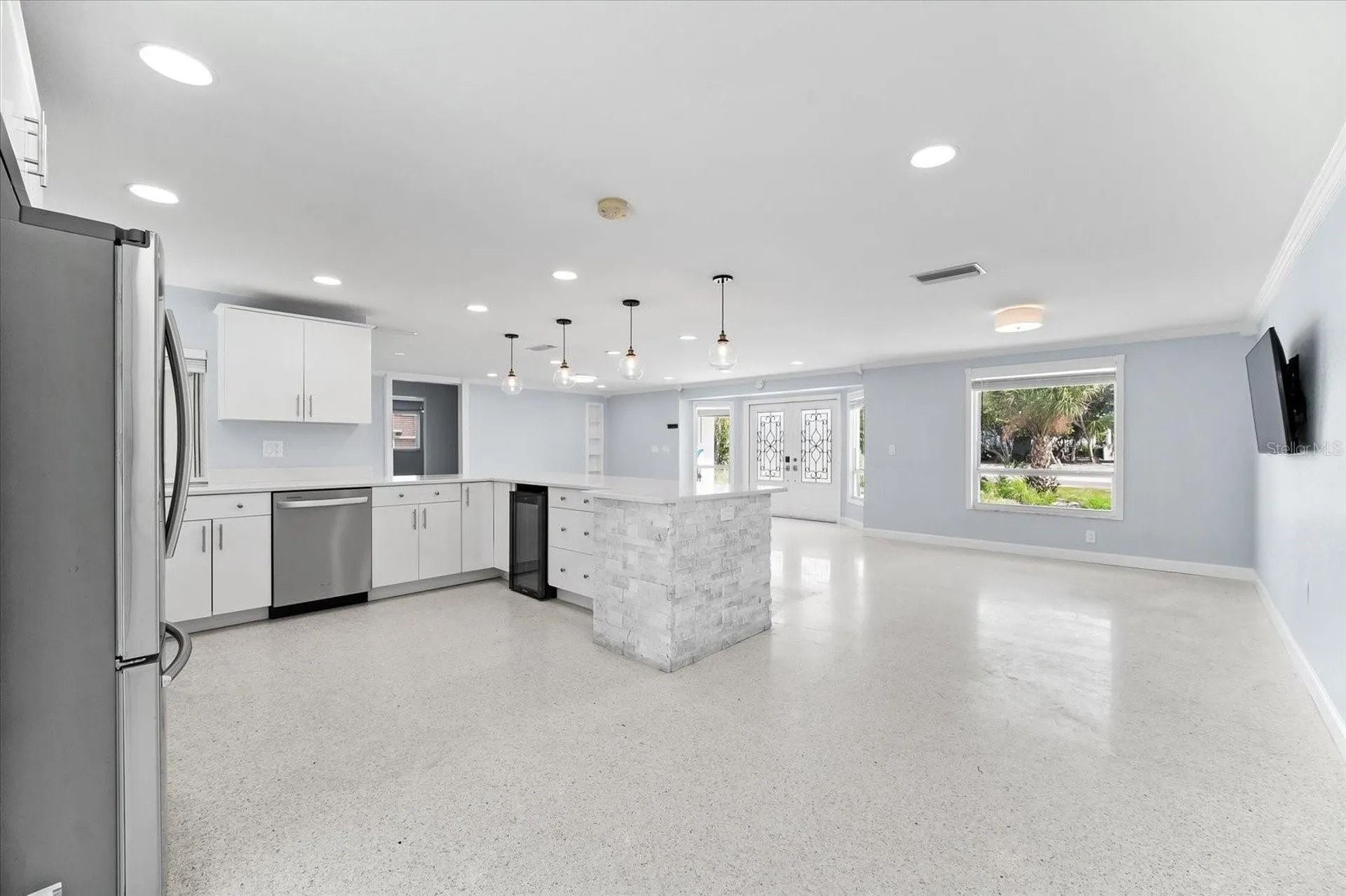 501 De Narvaez Drive Longboat Key FL 34228