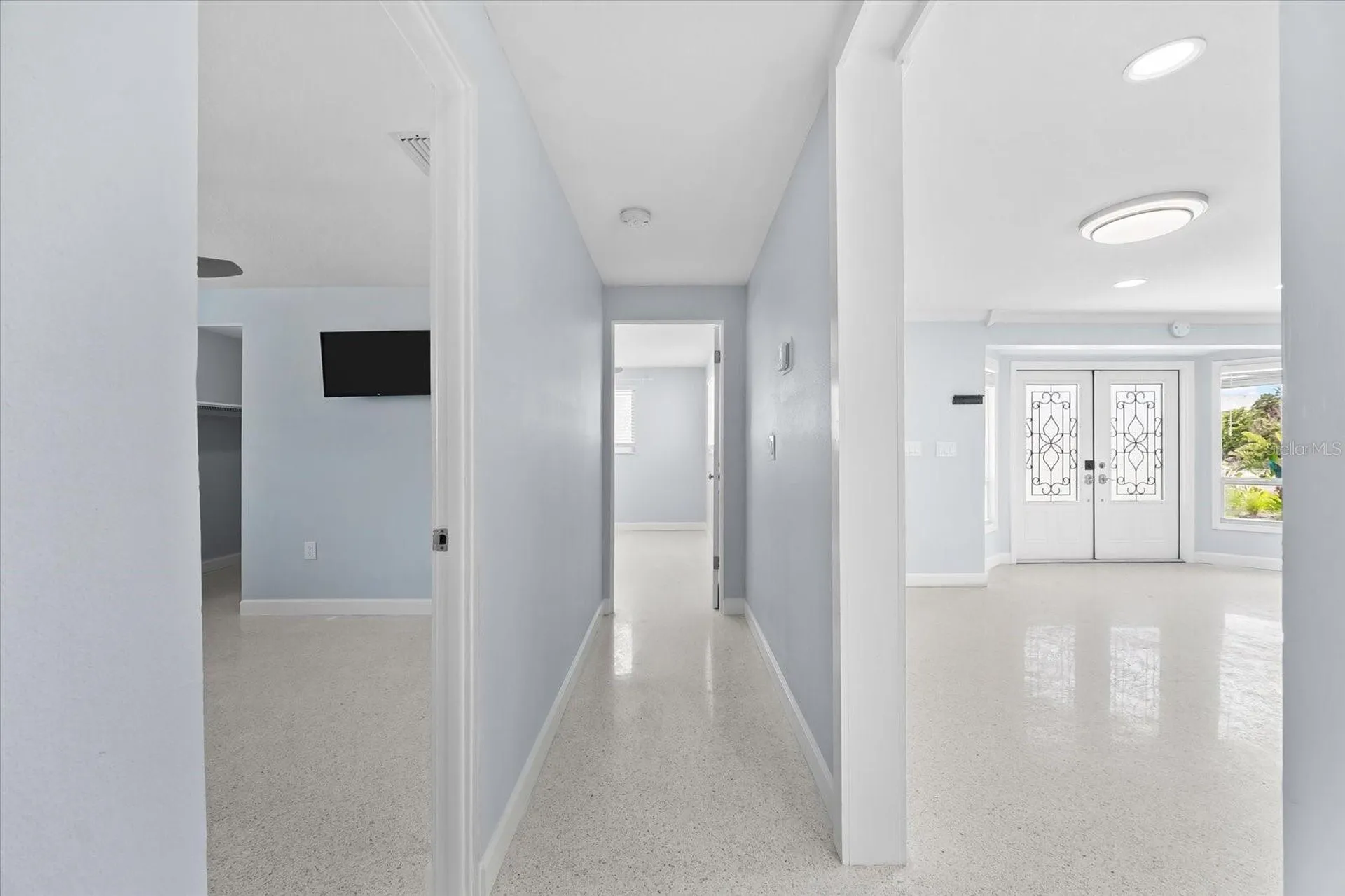 501 De Narvaez Drive Longboat Key FL 34228