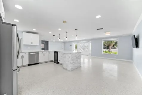 501 De Narvaez Drive Longboat Key FL 34228