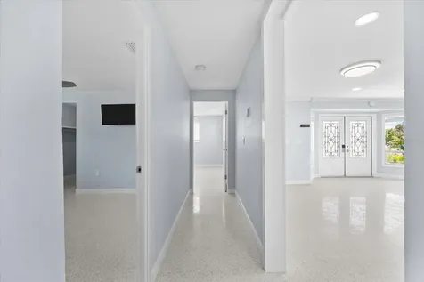 501 De Narvaez Drive Longboat Key FL 34228