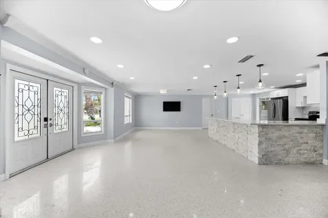 501 De Narvaez Drive Longboat Key FL 34228