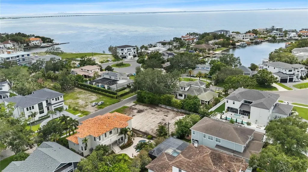 5029 W Dickens Avenue Tampa FL 33629