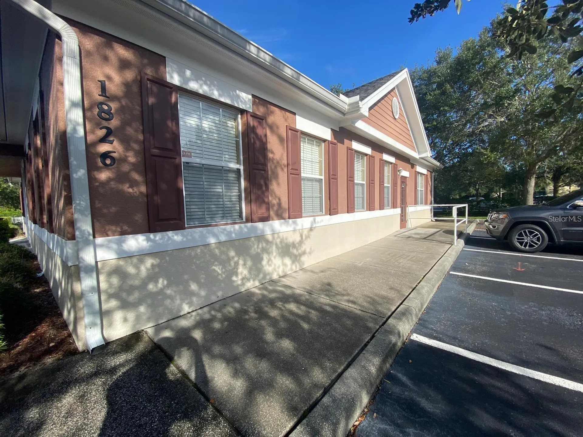 1826 N Alafaya Trail Orlando FL 32826