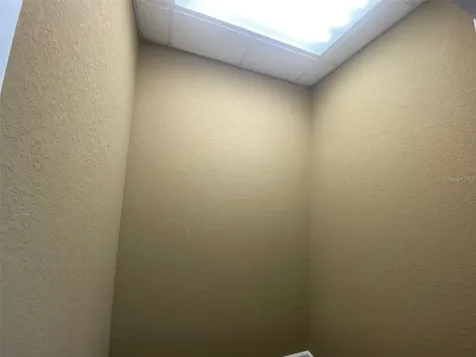 1826 N Alafaya Trail Orlando FL 32826