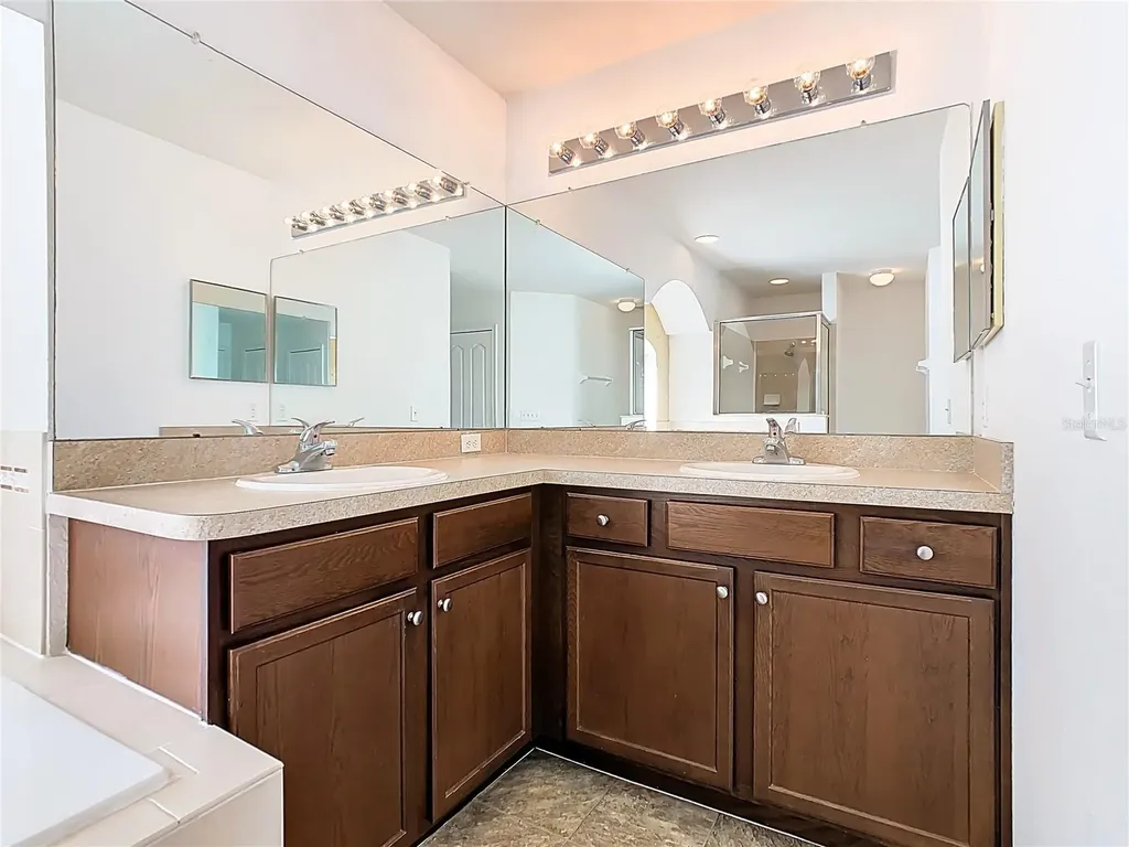 4240 Dinner Lake Street Lake Wales FL 33859