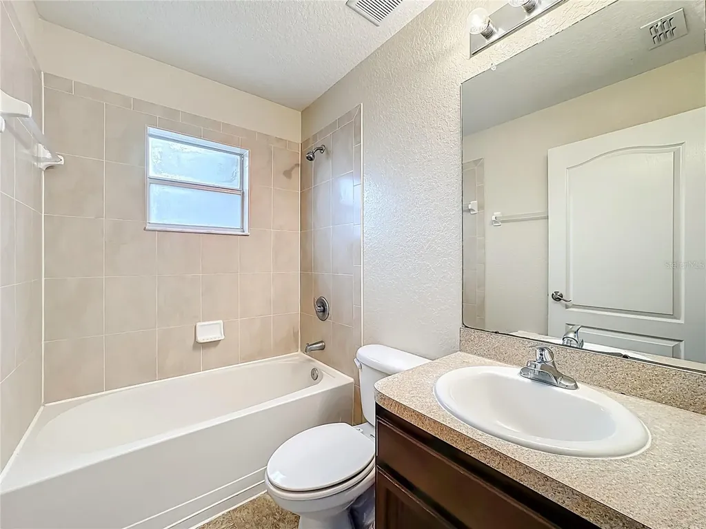 4240 Dinner Lake Street Lake Wales FL 33859