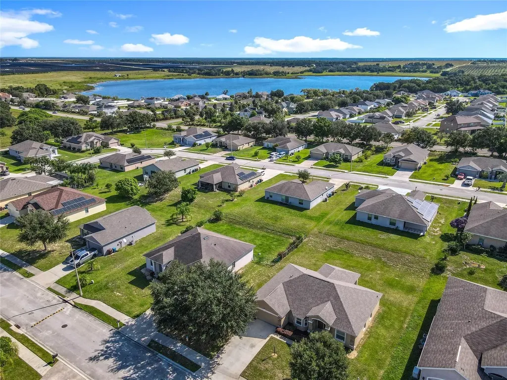 4240 Dinner Lake Street Lake Wales FL 33859