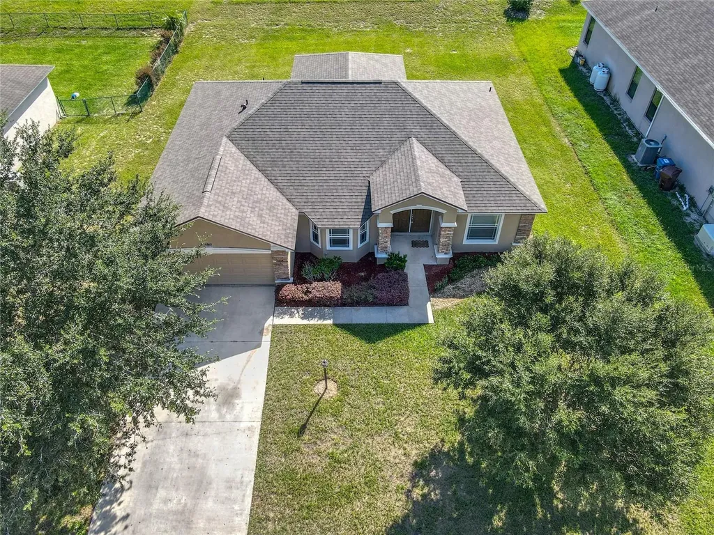 4240 Dinner Lake Street Lake Wales FL 33859