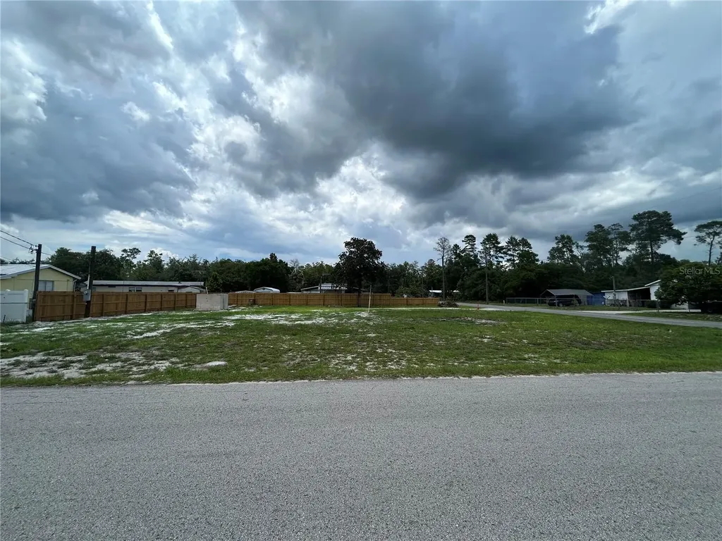 28245 Bougainvillea Avenue Paisley FL 32767
