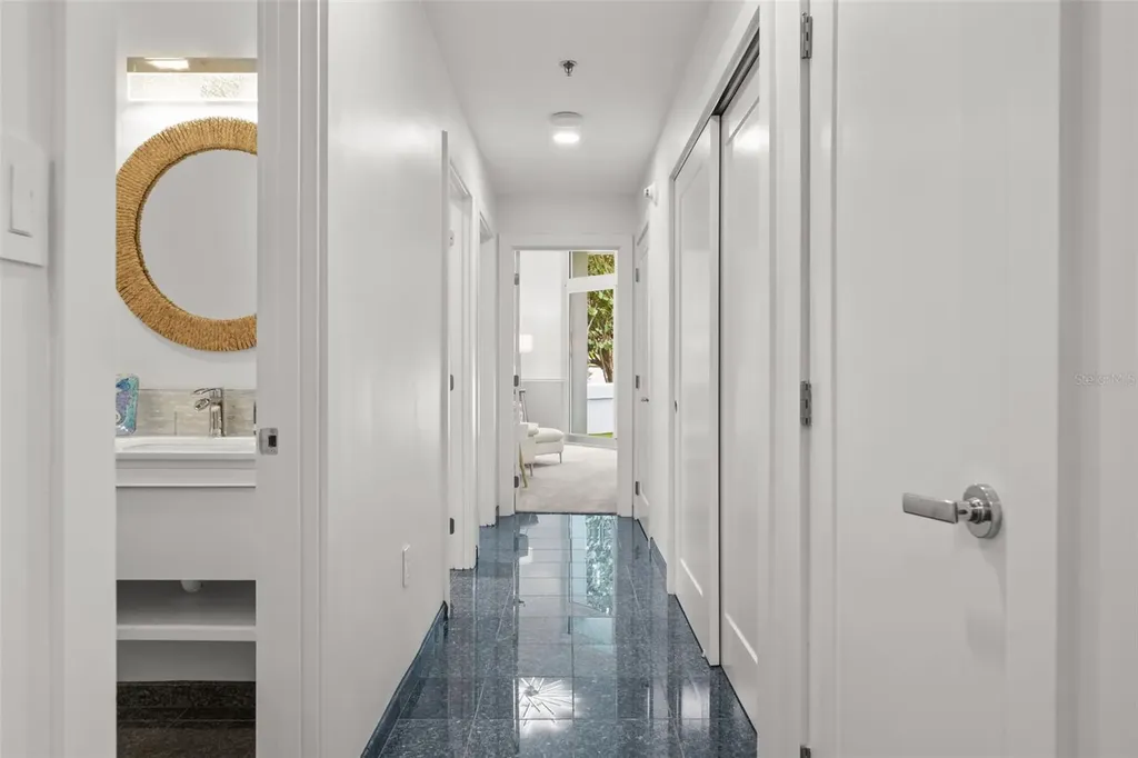 988 Boulevard Of The Arts Sarasota FL 34236