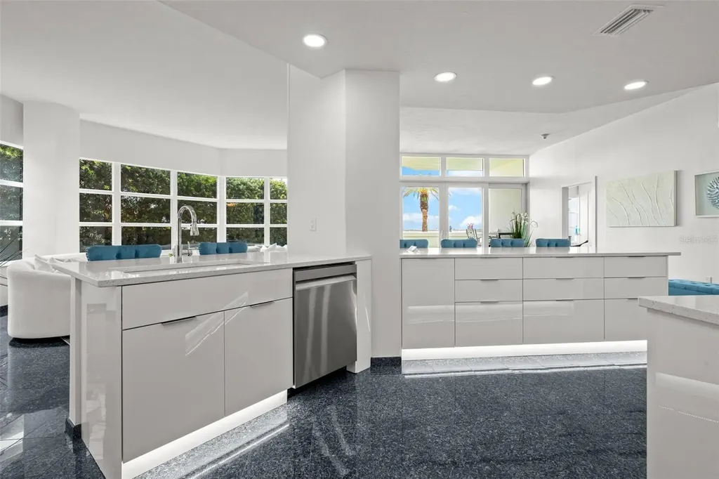 988 Boulevard Of The Arts Sarasota FL 34236