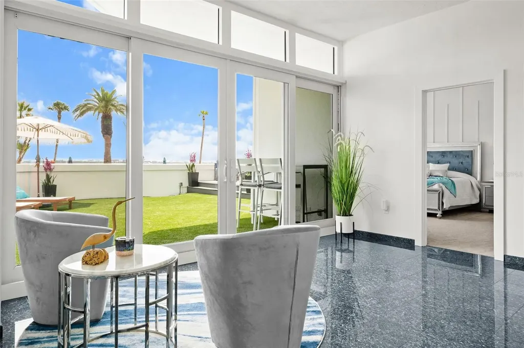 988 Boulevard Of The Arts Sarasota FL 34236