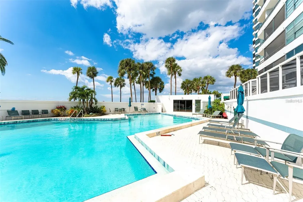 988 Boulevard Of The Arts Sarasota FL 34236