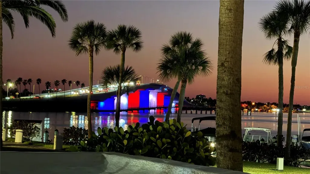 988 Boulevard Of The Arts Sarasota FL 34236