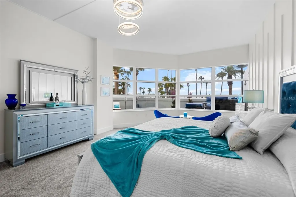 988 Boulevard Of The Arts Sarasota FL 34236