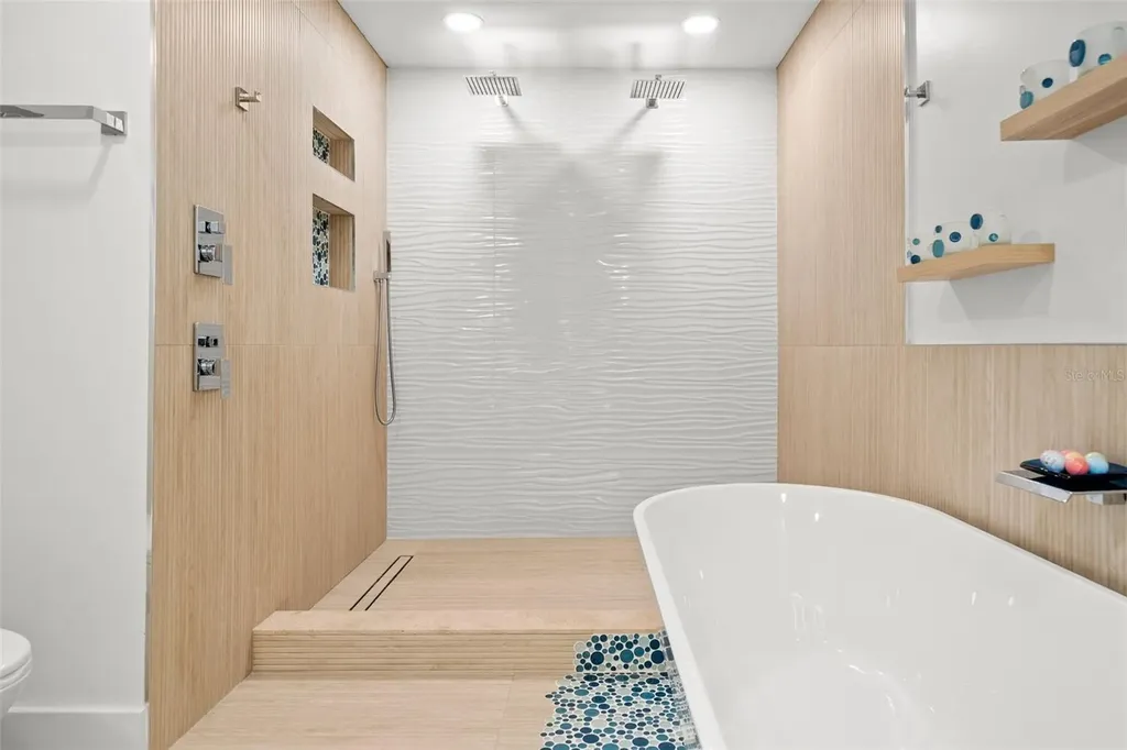 988 Boulevard Of The Arts Sarasota FL 34236