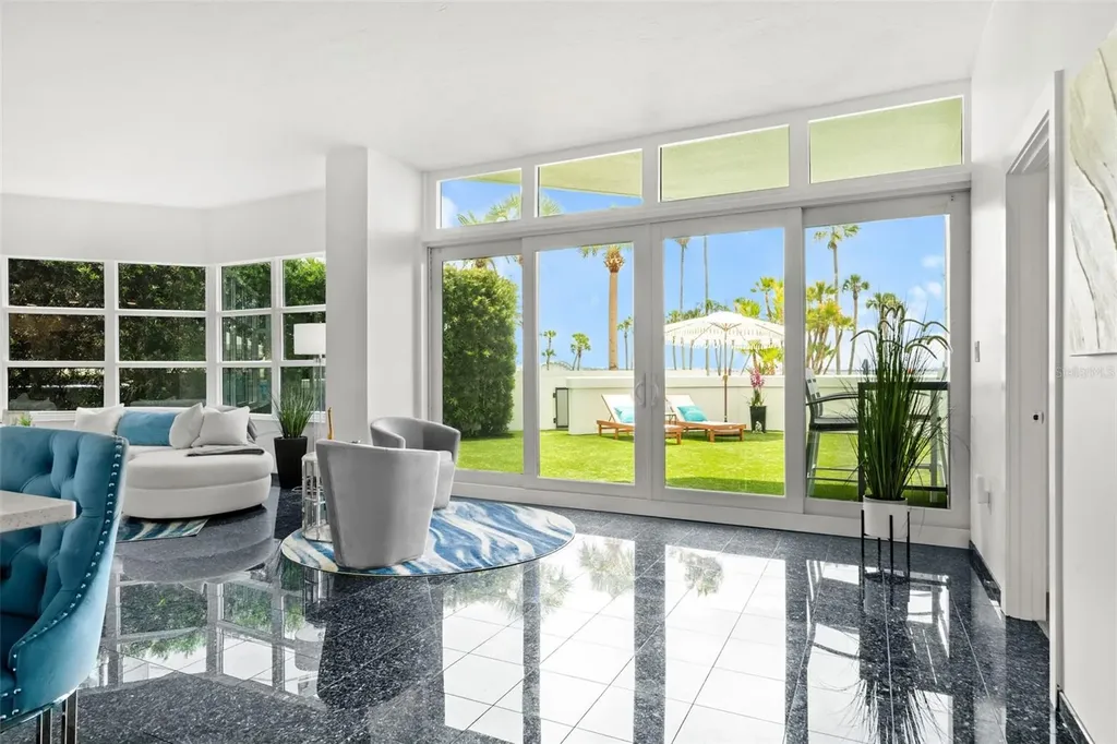 988 Boulevard Of The Arts Sarasota FL 34236