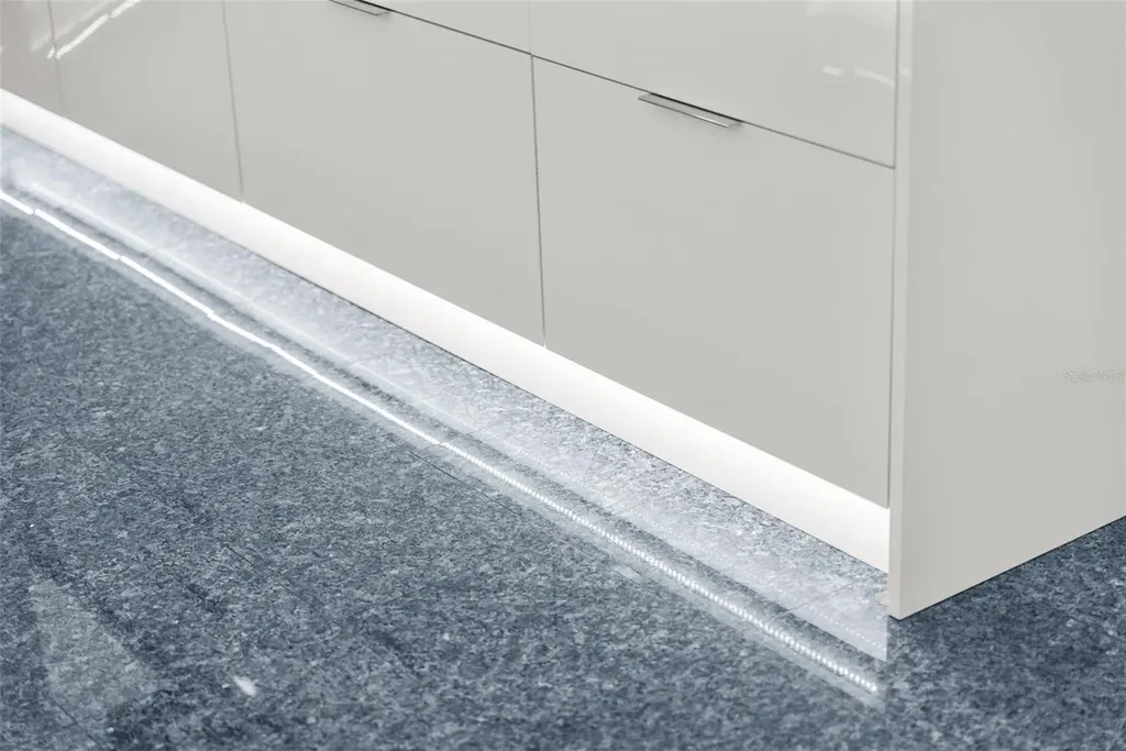 988 Boulevard Of The Arts Sarasota FL 34236