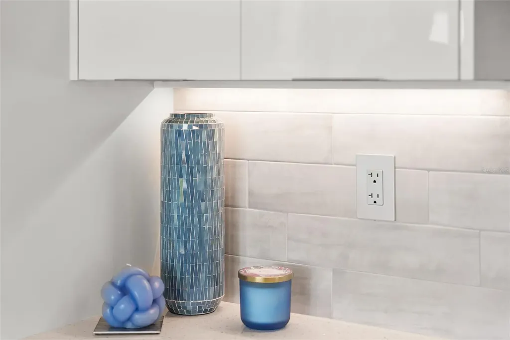 988 Boulevard Of The Arts Sarasota FL 34236