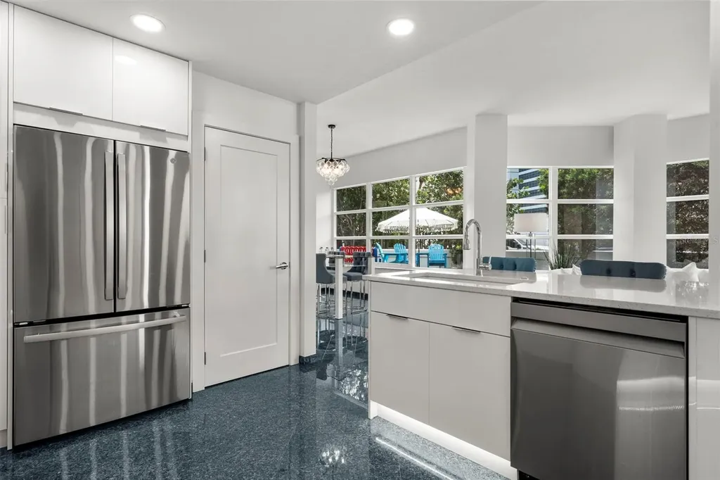 988 Boulevard Of The Arts Sarasota FL 34236