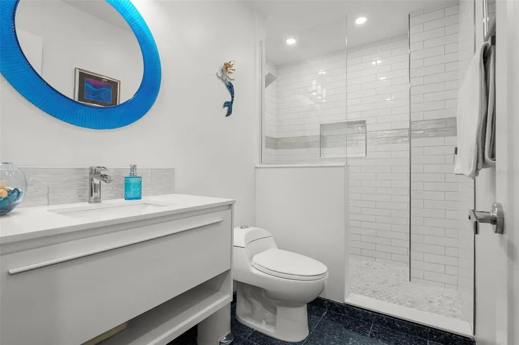 988 Boulevard Of The Arts Sarasota FL 34236