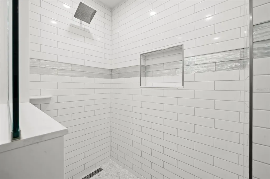 988 Boulevard Of The Arts Sarasota FL 34236