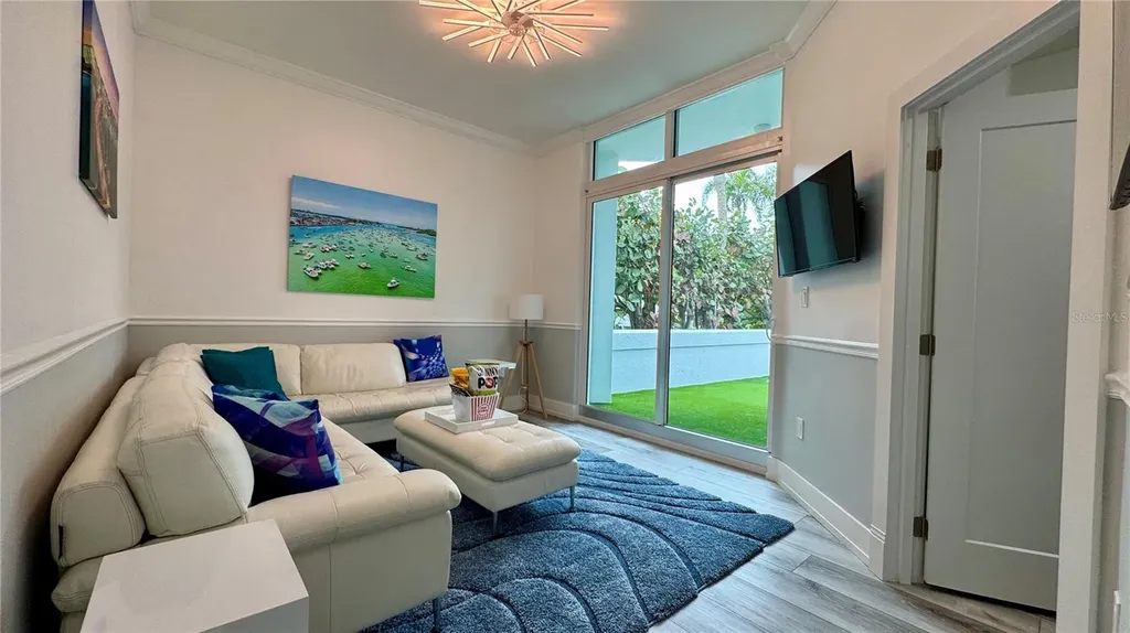 988 Boulevard Of The Arts Sarasota FL 34236