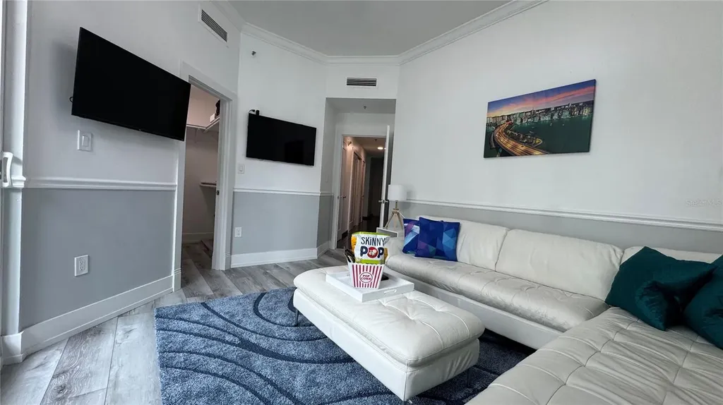 988 Boulevard Of The Arts Sarasota FL 34236