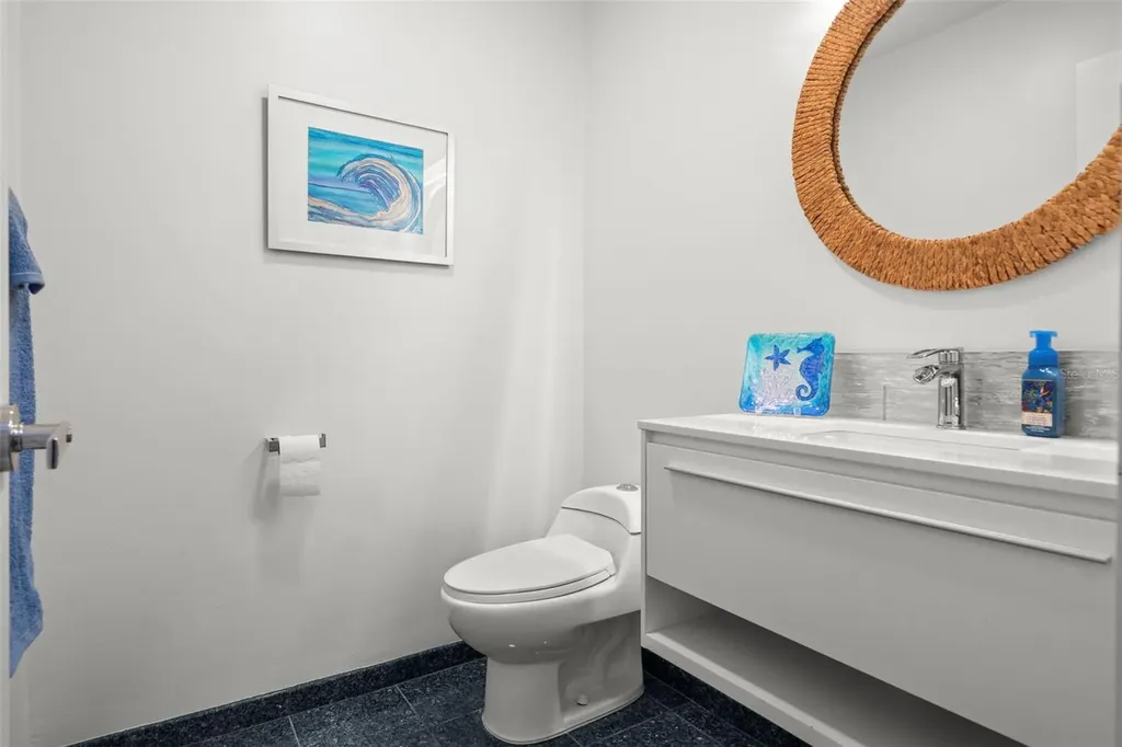 988 Boulevard Of The Arts Sarasota FL 34236