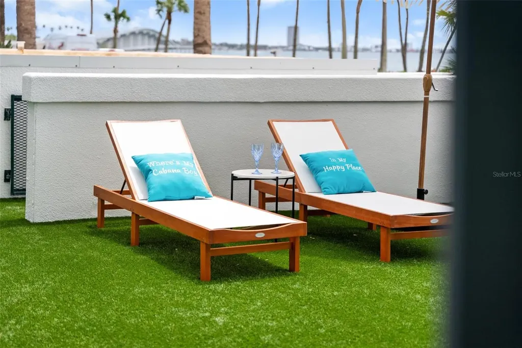 988 Boulevard Of The Arts Sarasota FL 34236