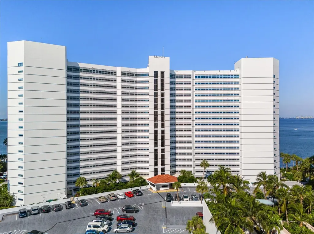 988 Boulevard Of The Arts Sarasota FL 34236