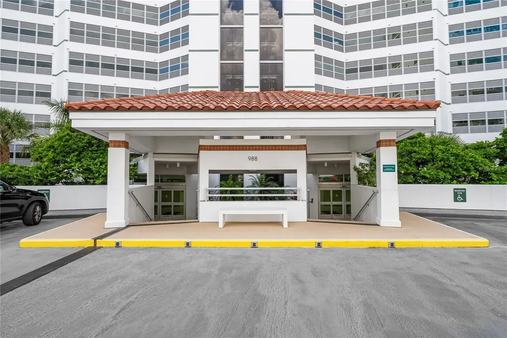 988 Boulevard Of The Arts Sarasota FL 34236