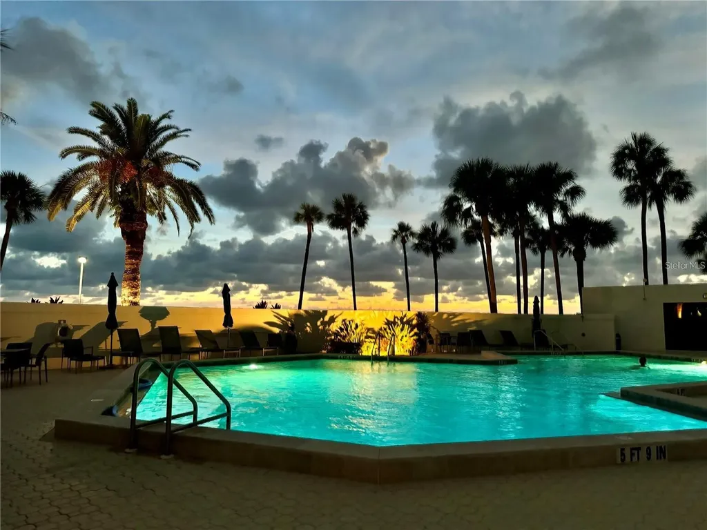 988 Boulevard Of The Arts Sarasota FL 34236